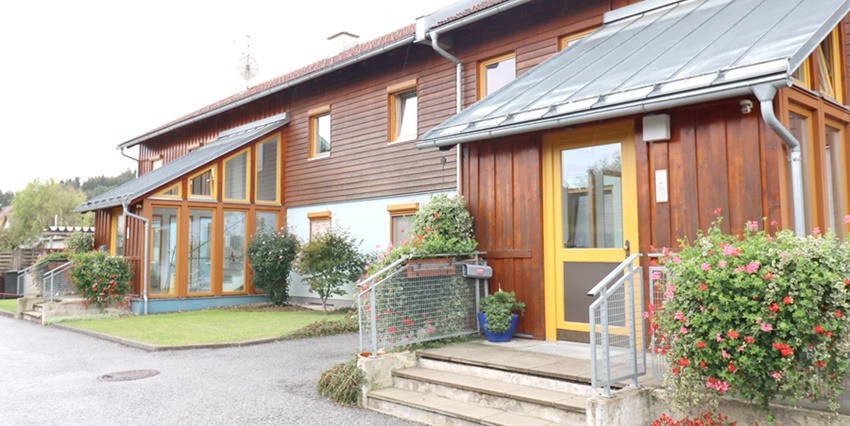 Wunderschöne Vierzimmerwohnung mit großer Terrasse und Garten zu verkaufen